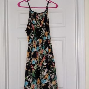 Flattering summer dress with pockets